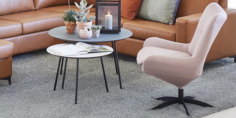 Mix de klassiske møbler med pastel farver